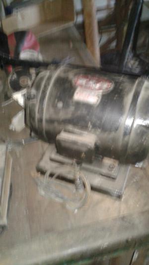 Motor trifasico con reductor 2hp