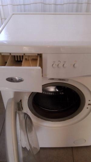 Vendo lavarropas whirlpool.