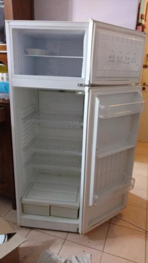 Heladera con freezer 264 lts