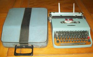 Maquina De Escribir Olivetti Lettera 22. Maletin