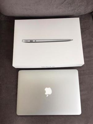 MacBook Air 13'' / I5 1,6 GHz / 8GB RAM / Intel HD / 128 SSD