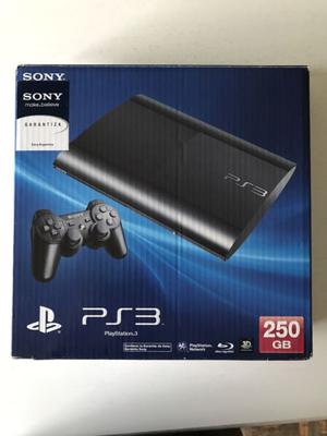 PS3 ultra slim 250 GB + 2 joystick orig + charger station