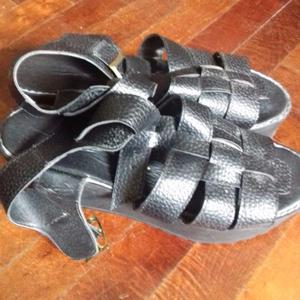 Sandalias Negras Numero 35.