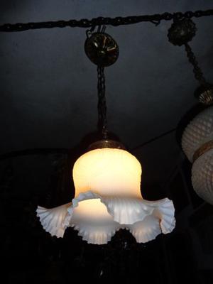 Antigua lámpara colgante capelina. Antigua Saudade