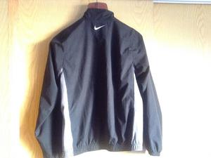 Campera rompevientos NIKE talle large niños