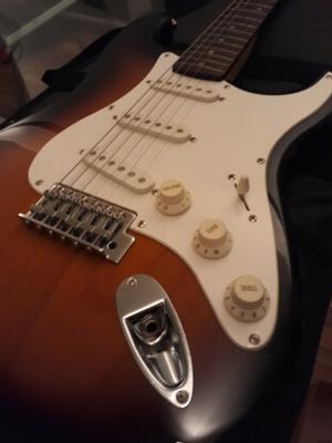 Guitarra electrica Fender Squier Strat