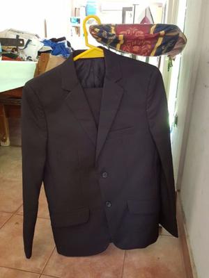 Traje Hombre Negro Talle 38 Excelente 2 usos Nuevo PERMUTO