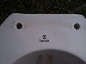 Inodoro Ferrum con tapa. Excelente estado
