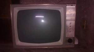 Televisor antiguo Philips a lámparas