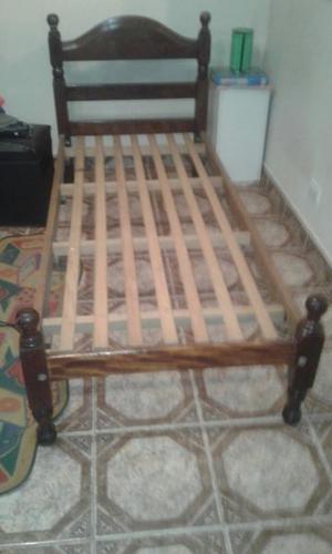 Cama de algarrobo