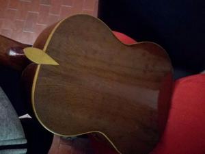 Guitarra criolla usada