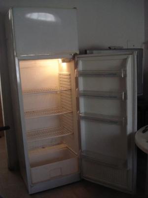 Heladera con freezer Coventry