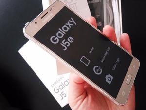 Samsung Galaxy J5 6 NUEVO Dorado 13MP/5MP 16GB Flash frontal