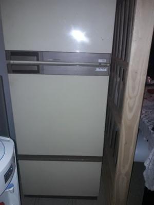 Vendo heladera con freezer