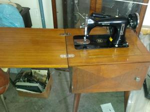 Maquina de coser necchi electrica antigua