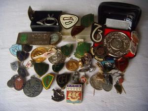 46 Prendedores, Medallas Y Pins - Venta X Lote - Década