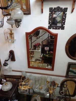 Antiguo espejo biselado estilo inglés. Antigua Saudade