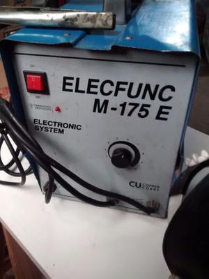 MAQUINA DE SOLDAR 175 AMP ELECTROFUNK CON ACCESORIOS