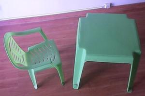 Mesa infantil y silla