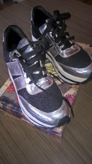 Zapatillas urbanas nuevas