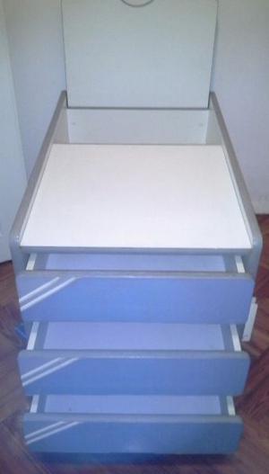 Mueble Con 3 Cajones Y Baulera.