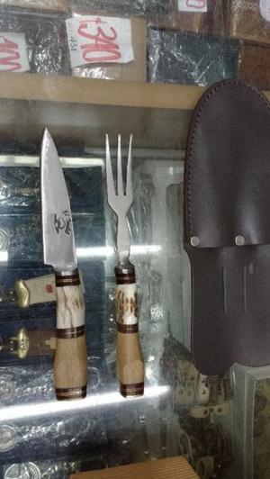Set de cuchillos y tenedor de hueso