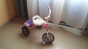 Triciclo para niña. Impecable!