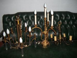 arañas colgantes y candelabro de bronce