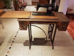 Maquina de coser antigua - Gardini