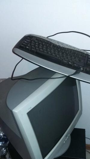 Monitor y teclado