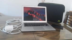 IMPECABLE MAC BOOK AIR  GHz Dual Core i5 / 8