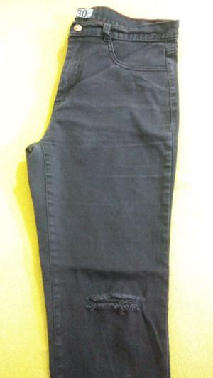 Jeans con roturas Nare negro talle 30