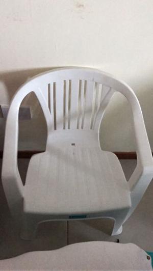 Silla plástica blanca