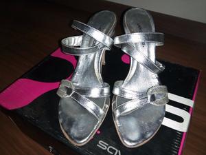 VENDO SANDALIAS PLATEADAS