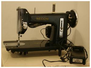 Maquina De Coser Antigua Con Pedal Necchi