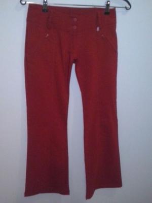 Pantalón rojo, talle 2