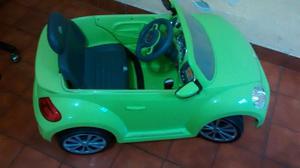 VENDO AUTO PARA NIÑOS/NIÑAS, CON LUCES, RADIO, Y MP3, ES A