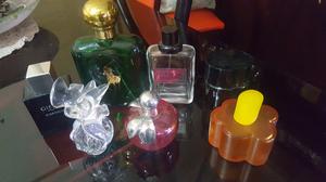 Frascos vacios de perfume