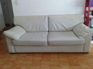 Sillon 3 cuerpos, eco cuero, usado.