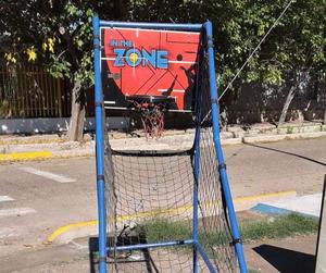 Aro de basquet con contador electrónico y pelotas