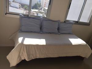 Cama de una plaza con colchón