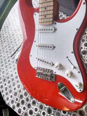 Guitarra eléctrica mas amplificador (Fender-Ross)