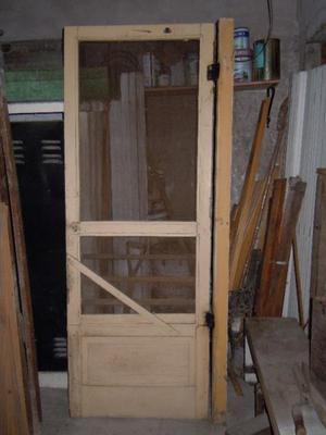Puerta mosquitero de madera