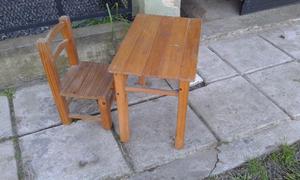 mesa y silla infantil de madera