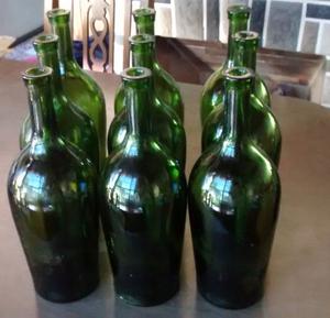 Botellas de vino de  ml vacias y limpas