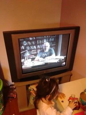 Tv 29 pantalla plana LG con mesa melamina y difrio