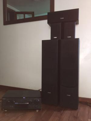 Home theater de cinco parlantes