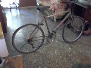 Vendo bicicleta rodado 28 con cambios usada