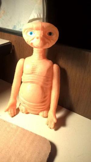 muñeco E. T.