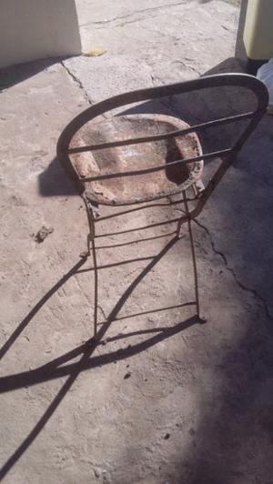 Antigua silla de bar quilmes
